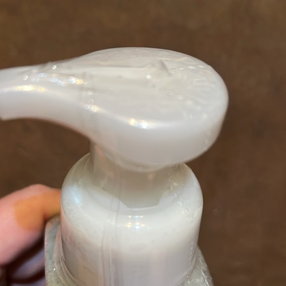 B&BW Gentle Foaming Hand Soap-Endless Weekend - Picture 4 of 4